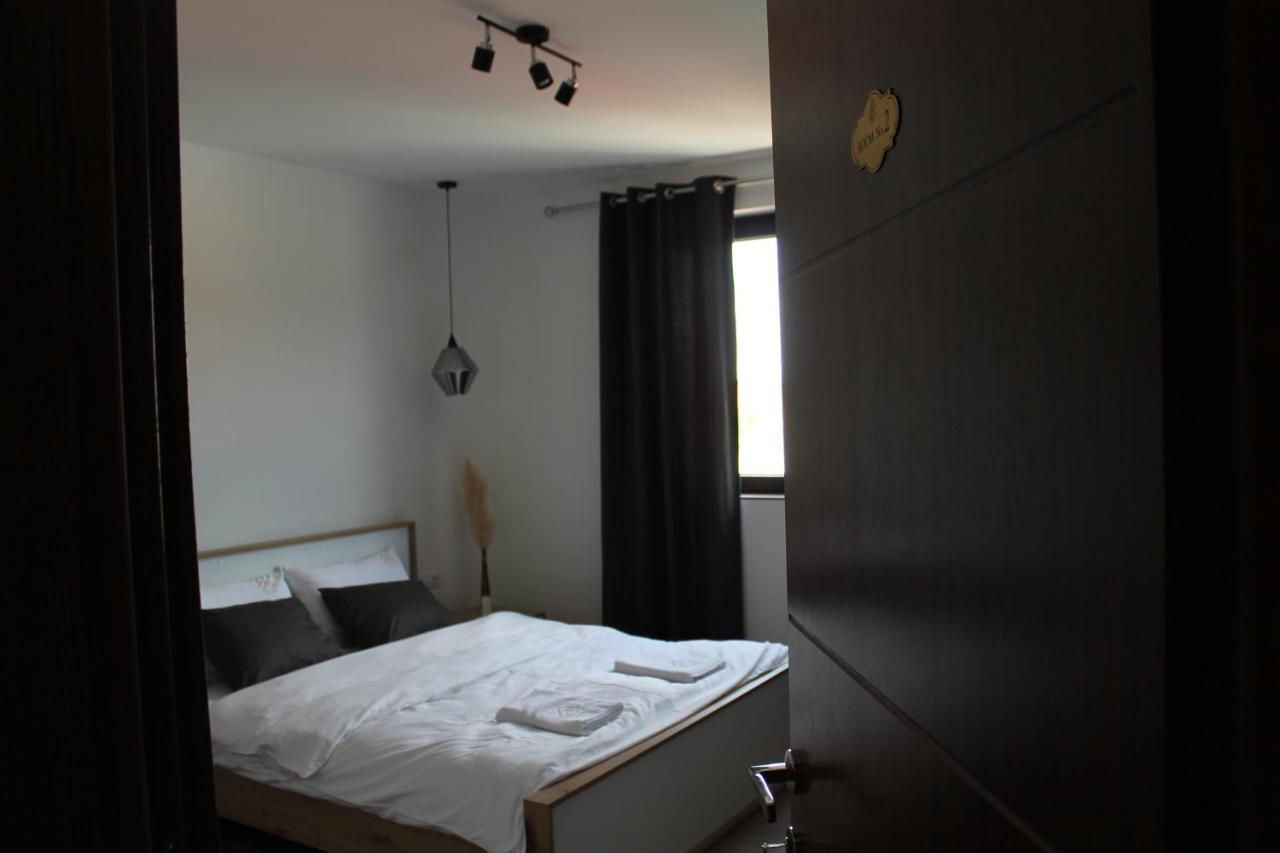 Belov Rooms And Apartments Demir Kapı Dış mekan fotoğraf