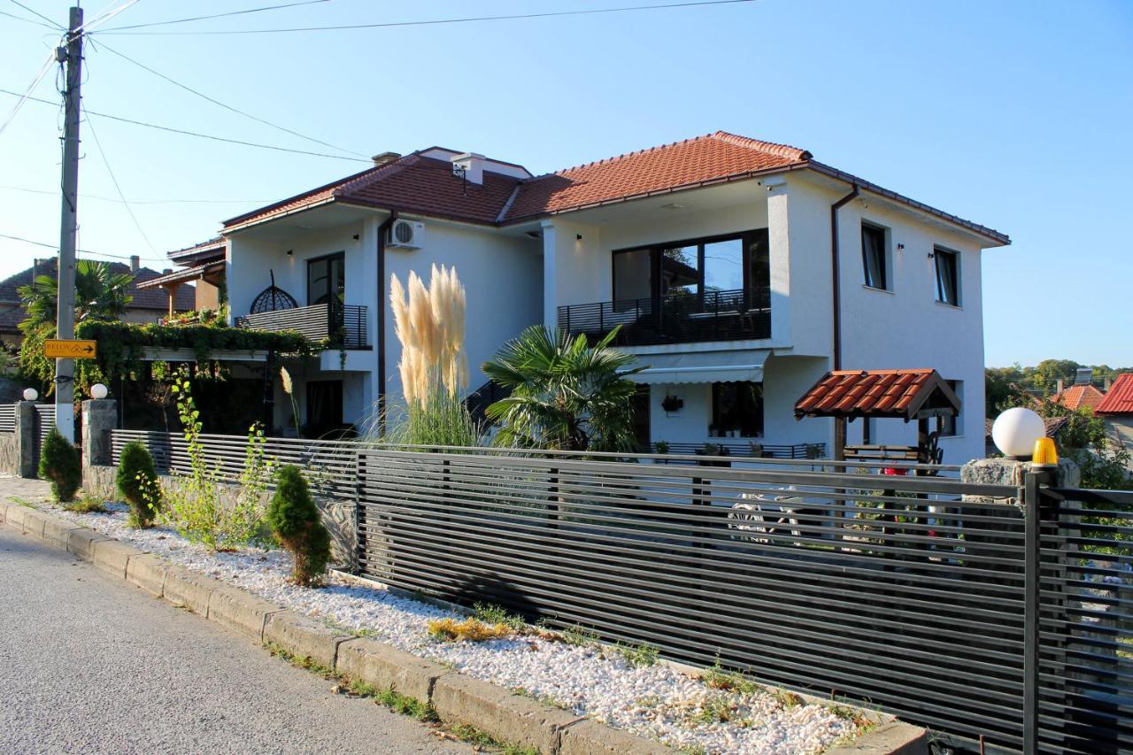 Belov Rooms And Apartments Demir Kapı Dış mekan fotoğraf